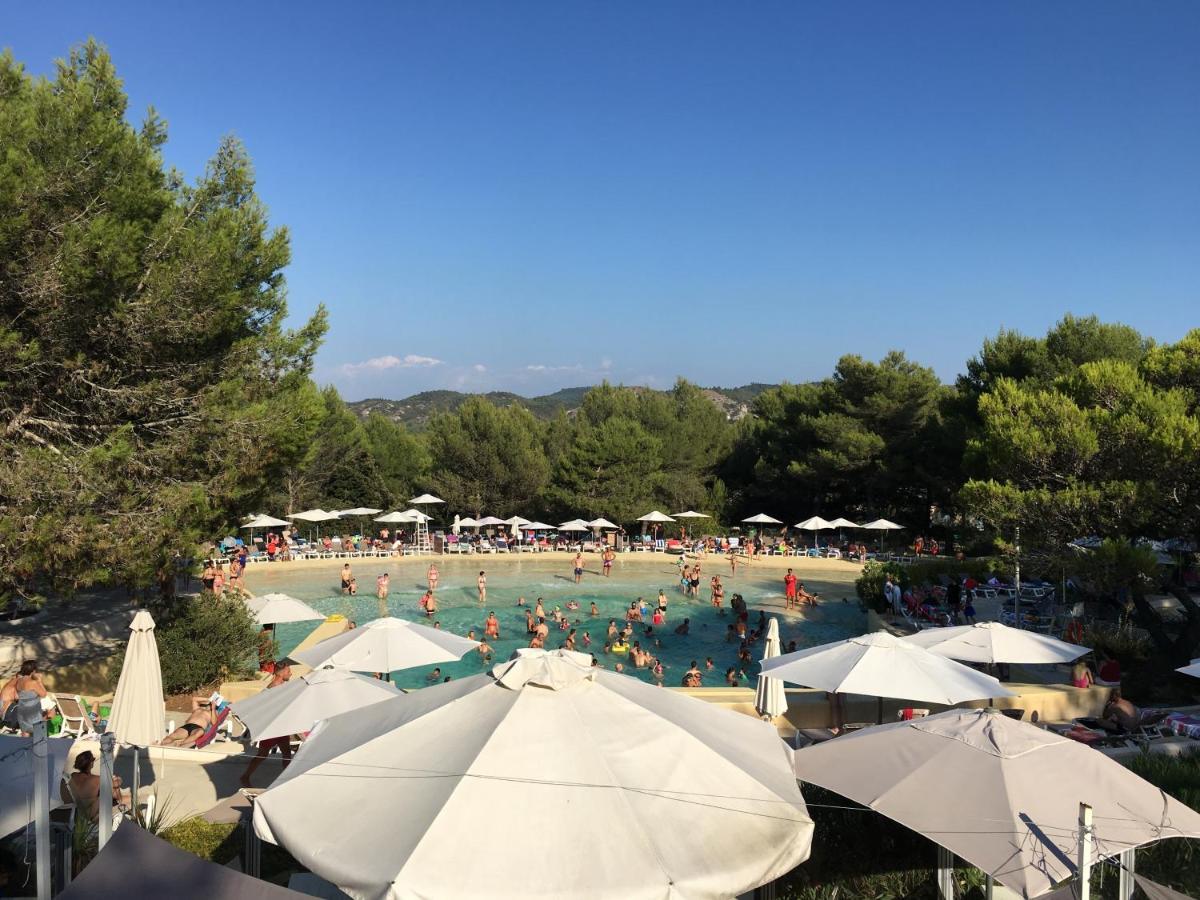 Studio Sur Le Domaine Du Golf De Pont Royal 马勒莫尔 外观 照片
