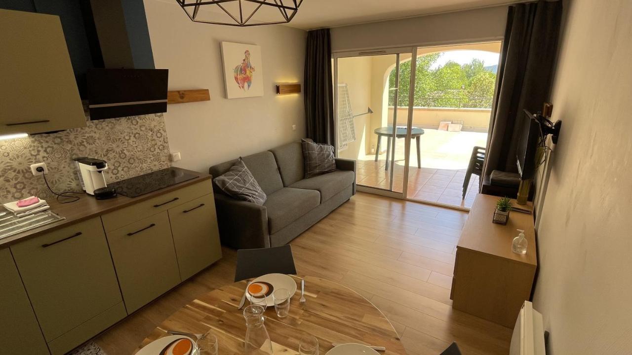 Studio Sur Le Domaine Du Golf De Pont Royal 马勒莫尔 外观 照片